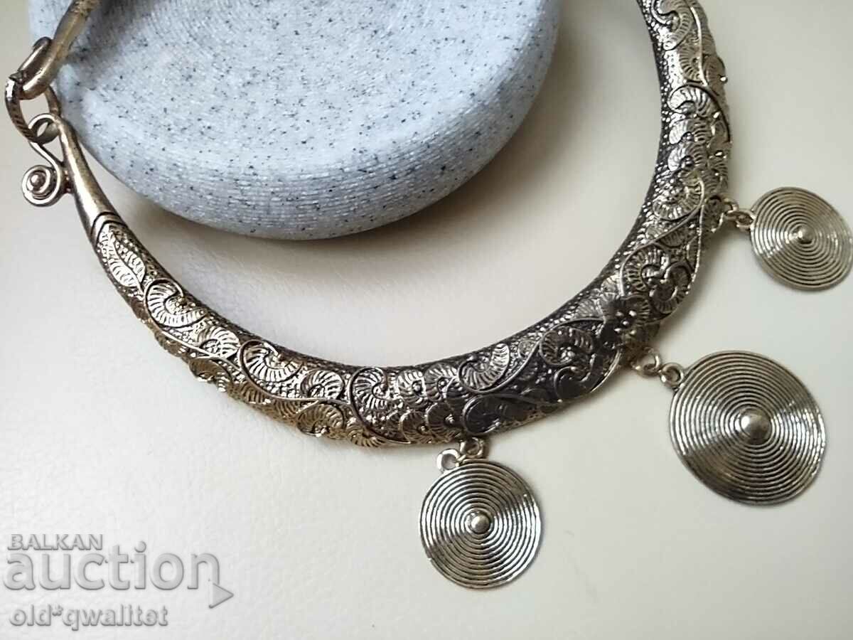 Old necklace, very beautiful, very impressive, incl. for costume - 5 Old necklace, very beautiful, very impressive, incl. for costume - 5