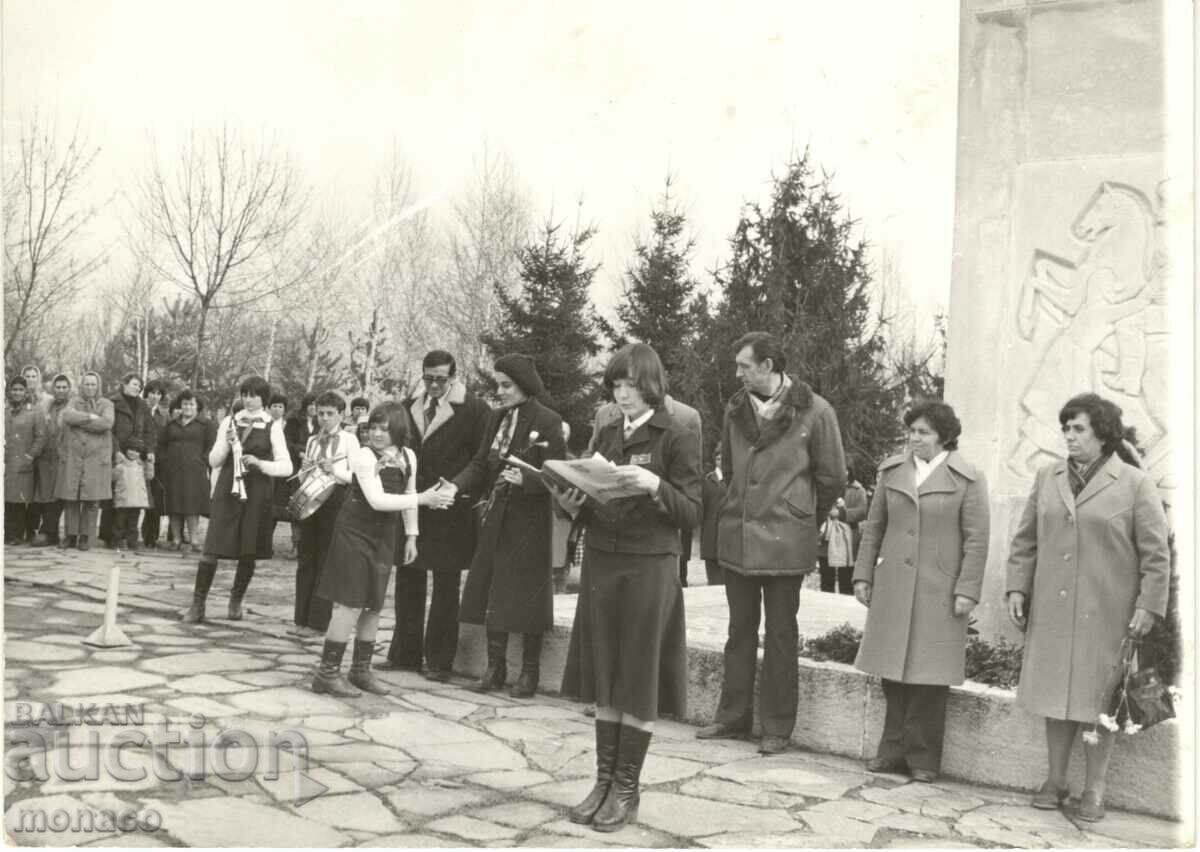 Стара снимка - фотос - с.Шейново, Празник 3 март на паметник