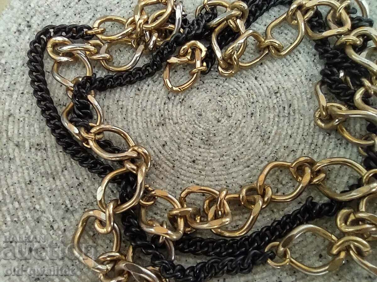 Auction Nice long necklace, very showy, approx. 60 cm Auction Nice long necklace, very showy, approx. 60 cm