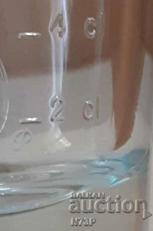 Delivery of A GLASS. COLLECTION. DRY GIN.