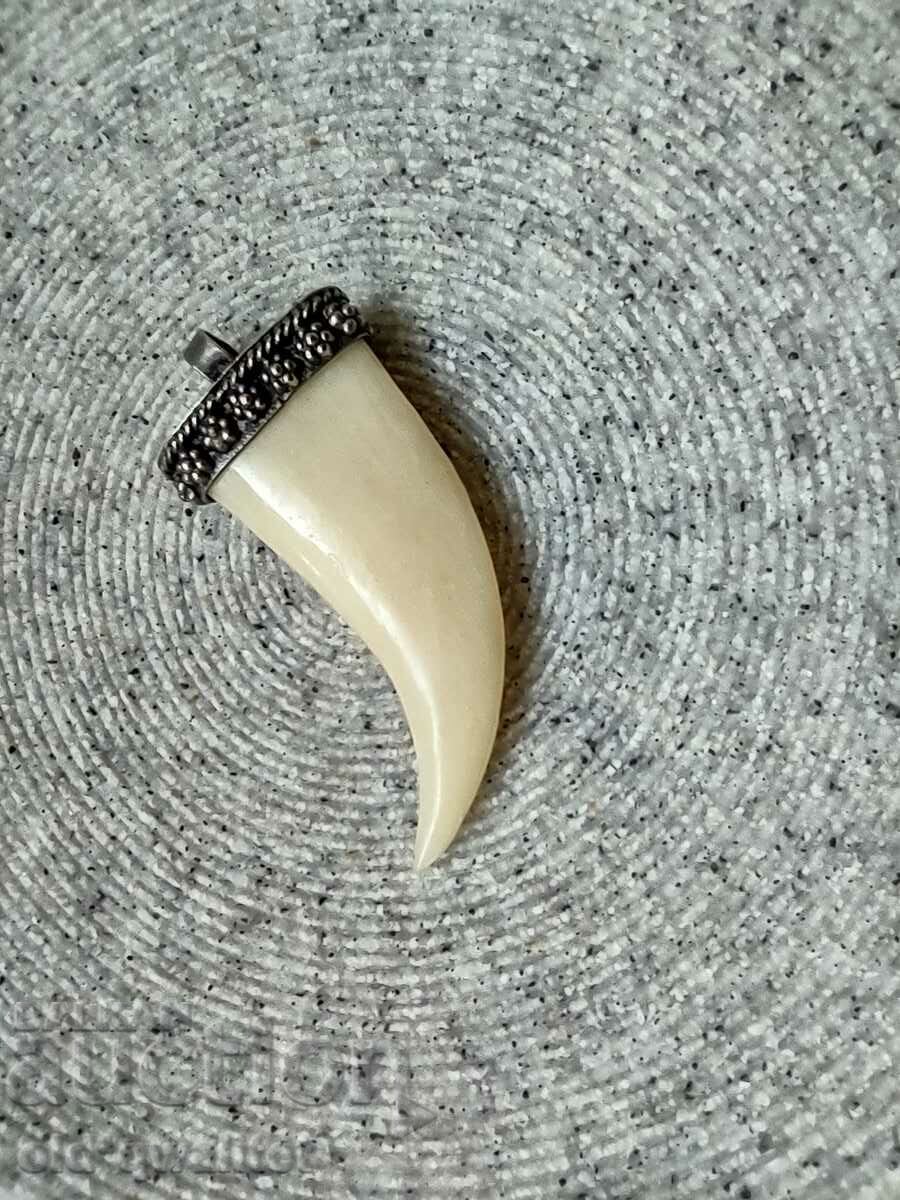 Доставка на Медальон със сребърен обков Доставка на Медальон със сребърен обков