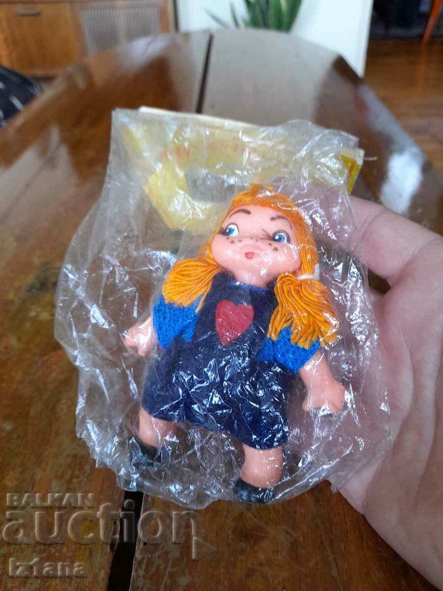 păpușă vechi cu preț 25.00 BGN | € 12.78