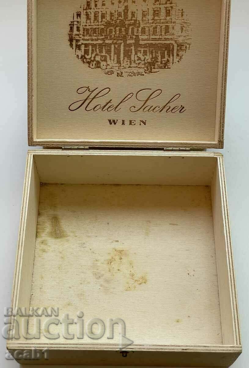 Auction Wooden box "Hotel Sacher Wien" Auction Wooden box "Hotel Sacher Wien"