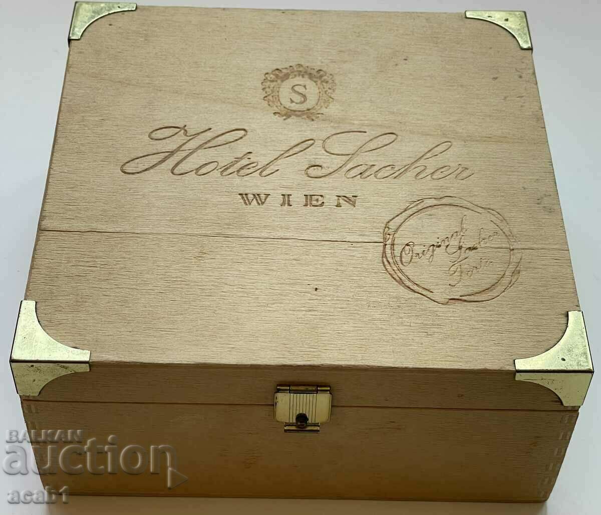 Ξύλινο κουτί "Hotel Sacher Wien"