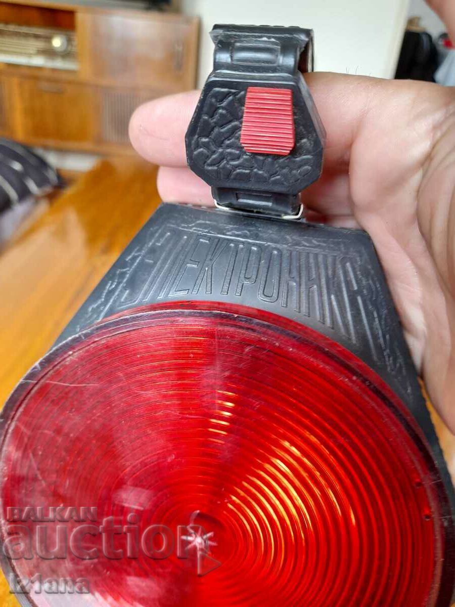 Auction Old lantern Electronics Auction Old lantern Electronics