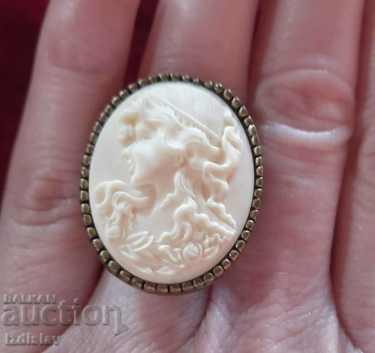 Delivery of Antique ring Delivery of Antique ring