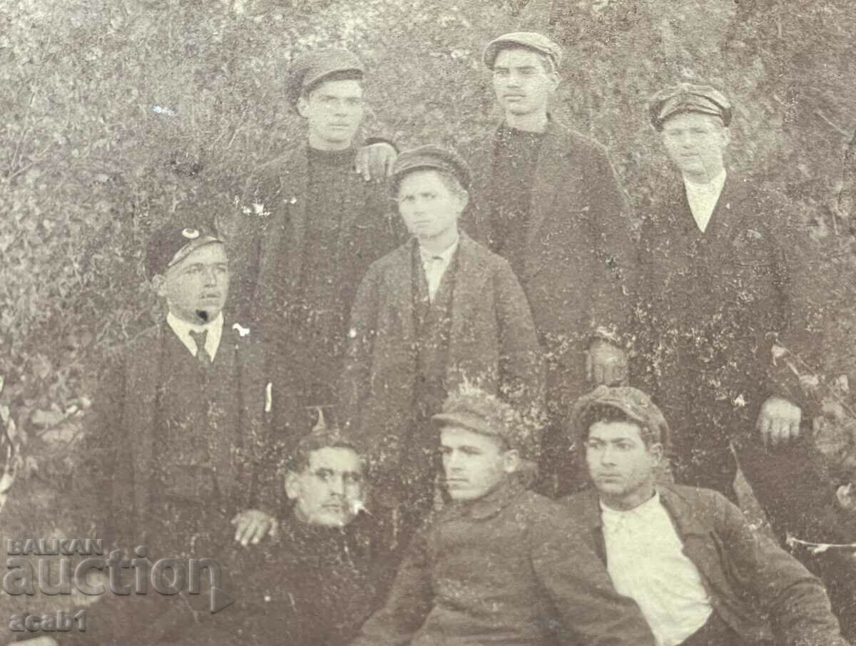 Colegi de clasa cu preț 9.99 BGN | € 5.11