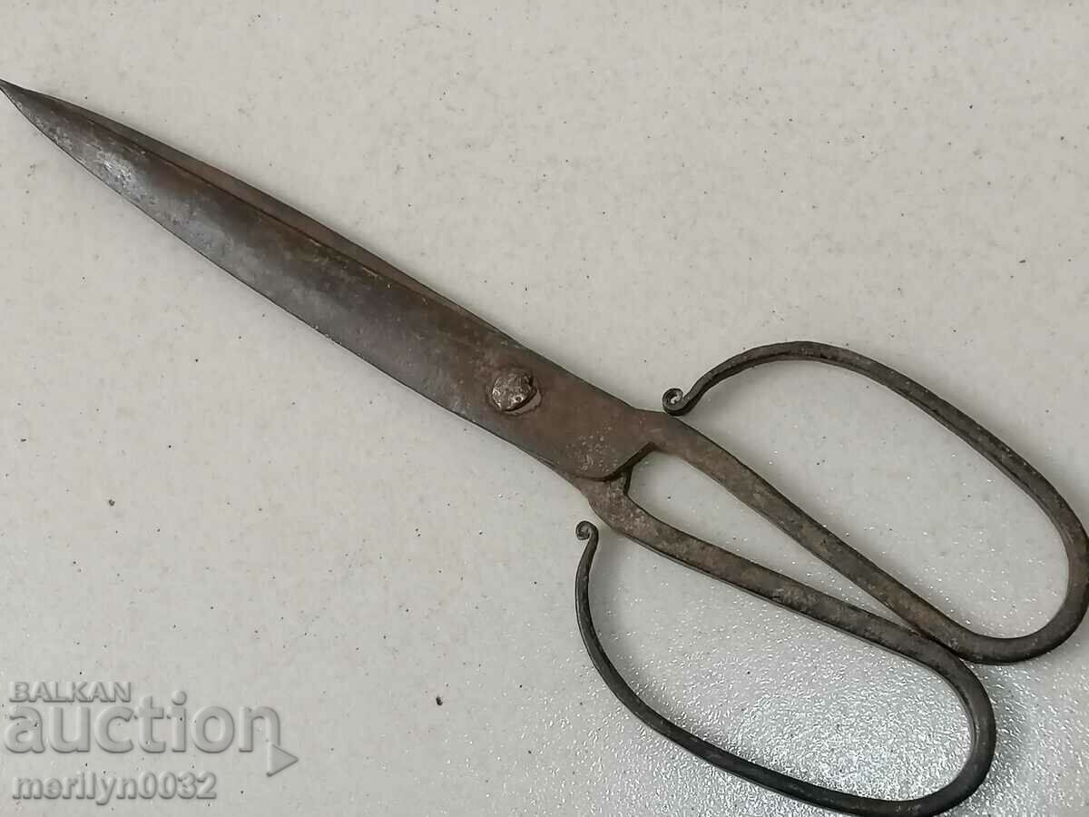 Delivery of Old forged scissors scissors knife wrought iron Delivery of Old forged scissors scissors knife wrought iron