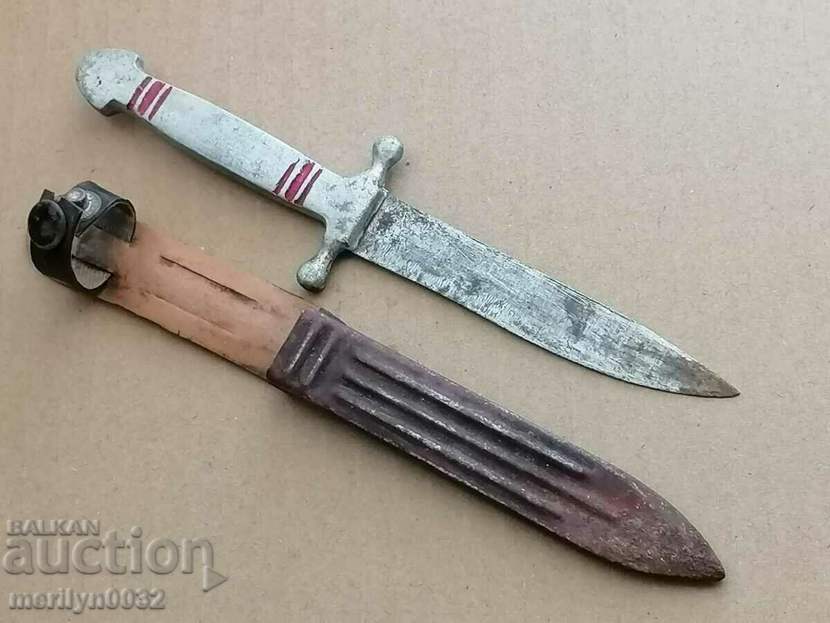 Delivery of An old dagger with a kaniya knife blade