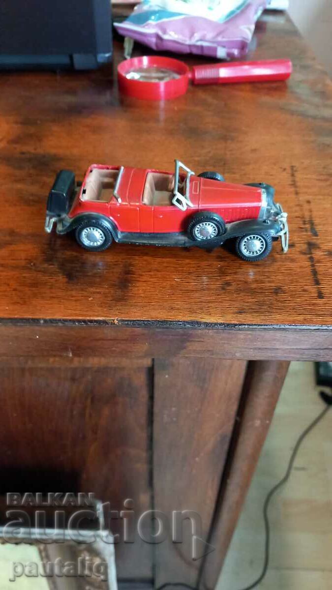 CADILLAC STROLLER with price 10.00 BGN | € 5.11 CADILLAC STROLLER with price 10.00 BGN | € 5.11