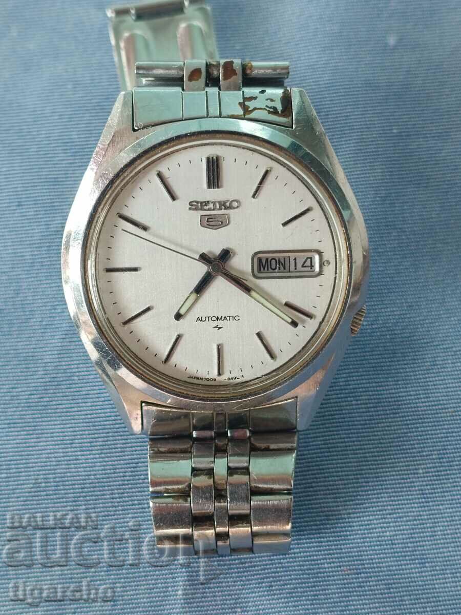 Watch Seiko5 with price 80.00 BGN | € 40.90 Watch Seiko5 with price 80.00 BGN | € 40.90