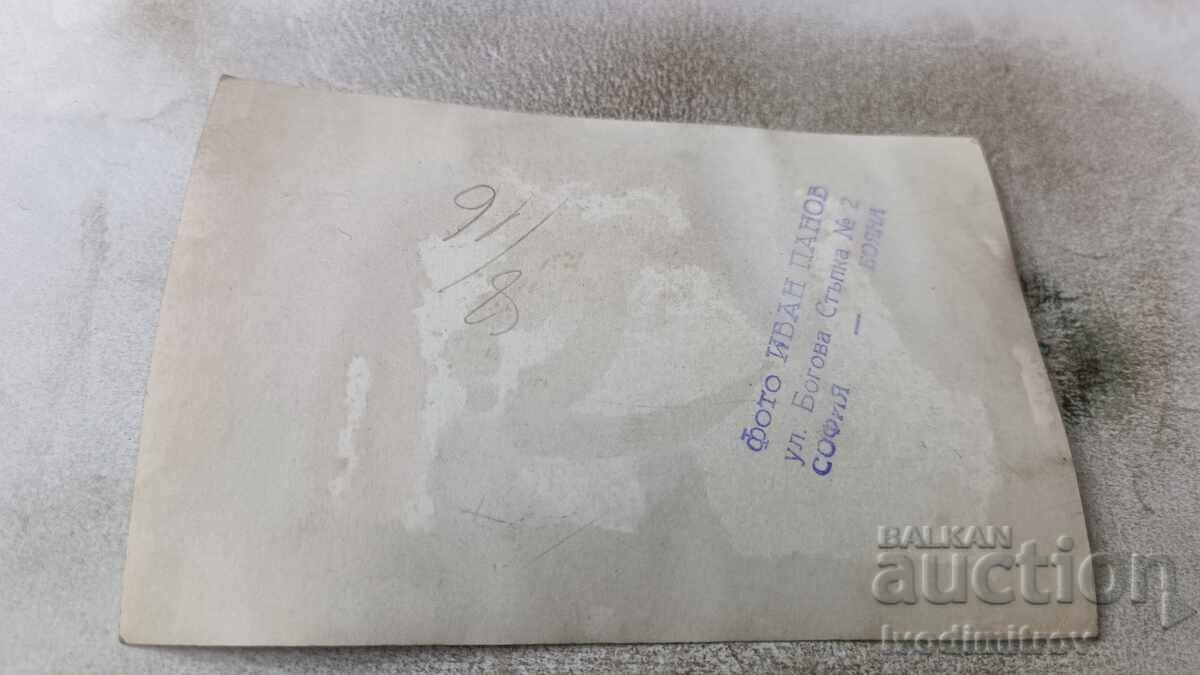 Photo Sofia Two women next to the Central Department Store with price 2.15 BGN | € 1.10 Photo Sofia Two women next to the Central Department Store with price 2.15 BGN | € 1.10