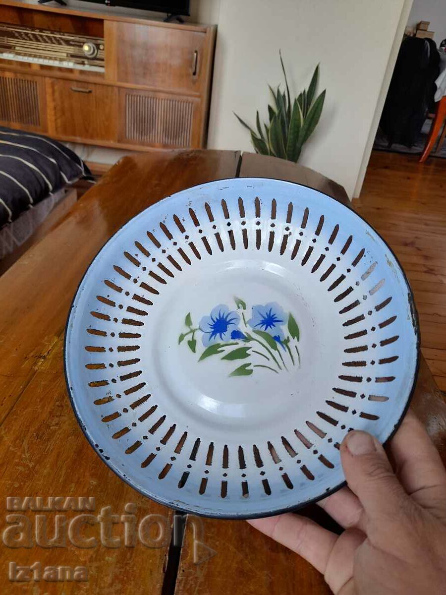 Auction Old enameled plate, fruit bowl Auction Old enameled plate, fruit bowl
