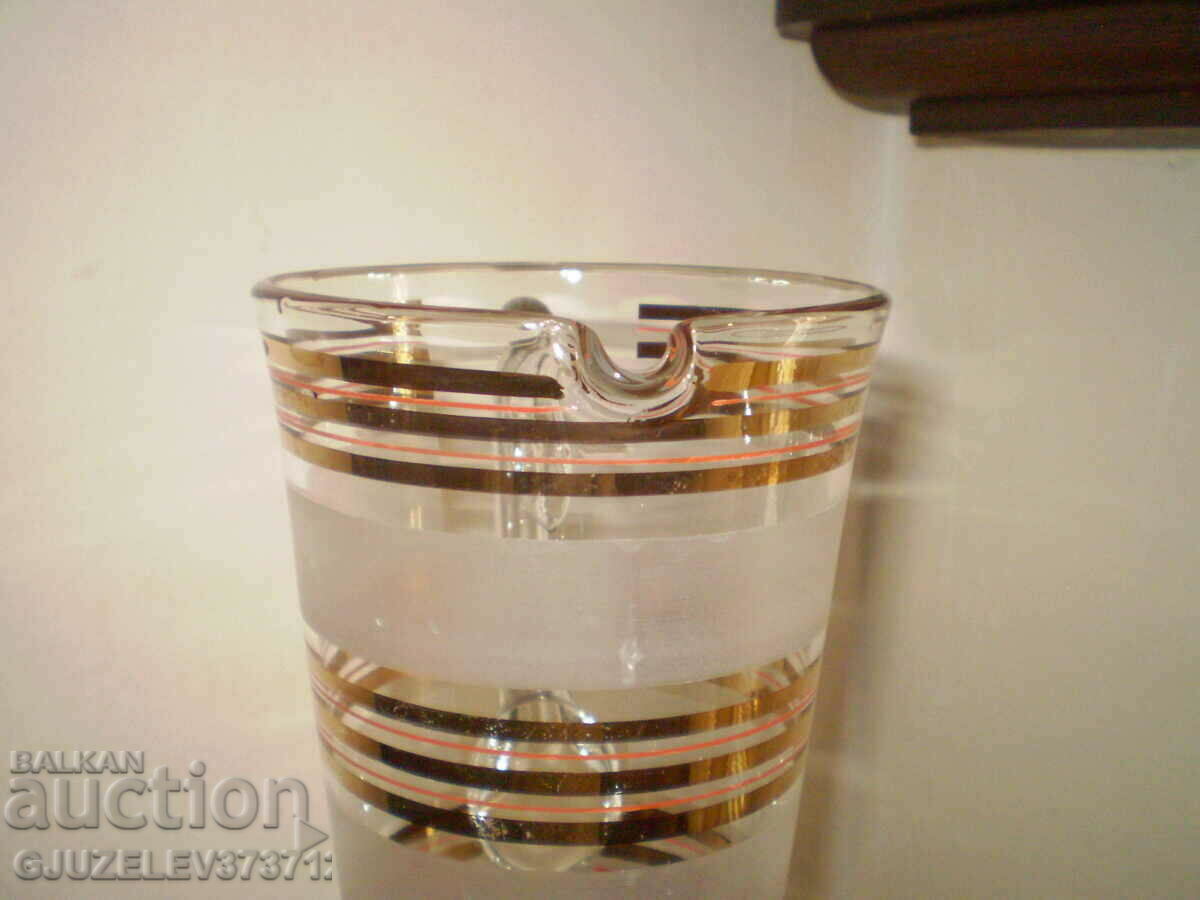 Vintage 5-Cup Wide Gold Rim Wine Jug Service - 6 Vintage 5-Cup Wide Gold Rim Wine Jug Service - 6