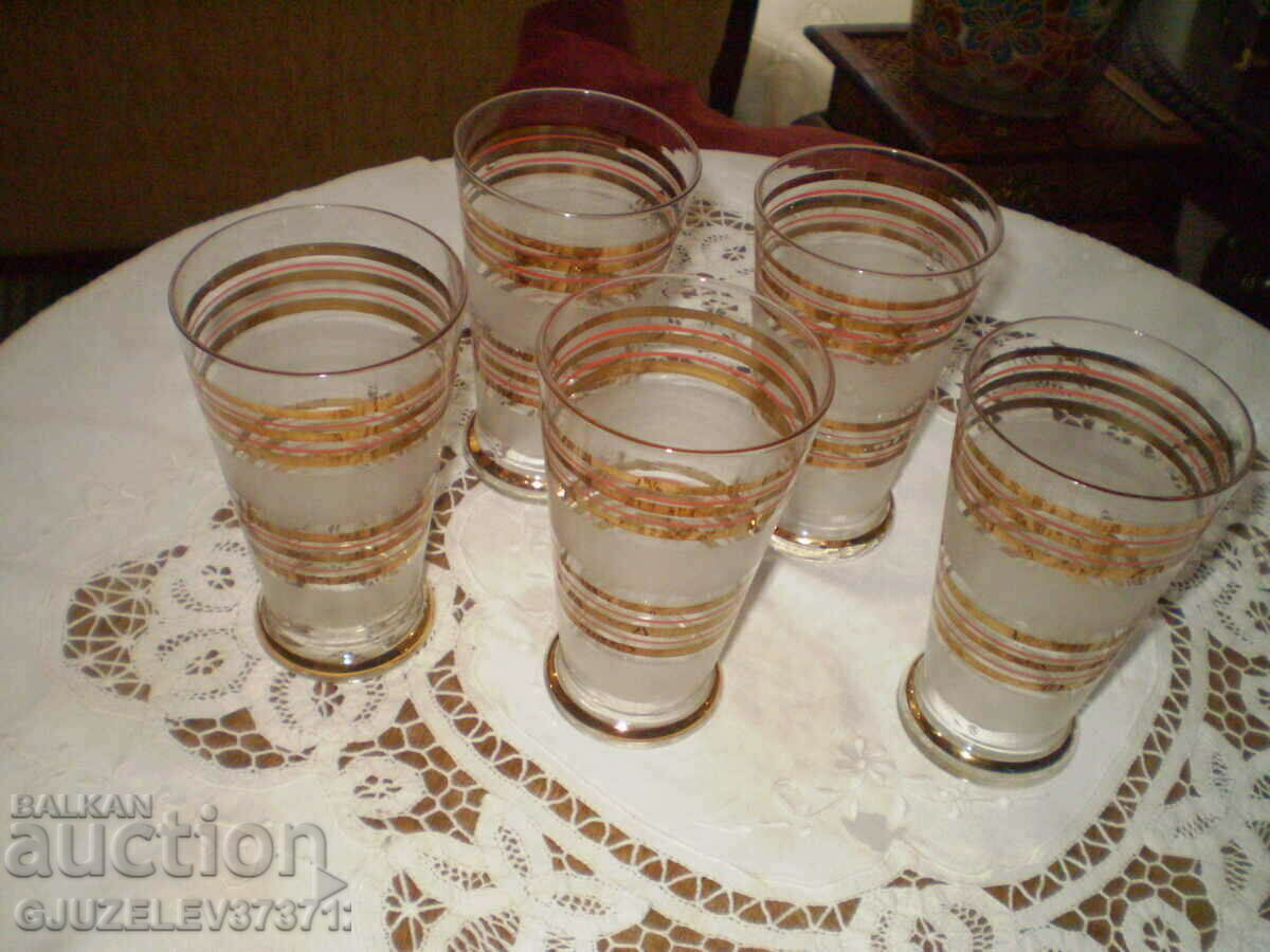 Vintage 5-Cup Wide Gold Rim Wine Jug Service - 7 Vintage 5-Cup Wide Gold Rim Wine Jug Service - 7