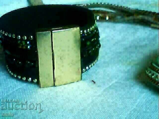 Auction lot of beautiful swarovski type bracelets Auction lot of beautiful swarovski type bracelets