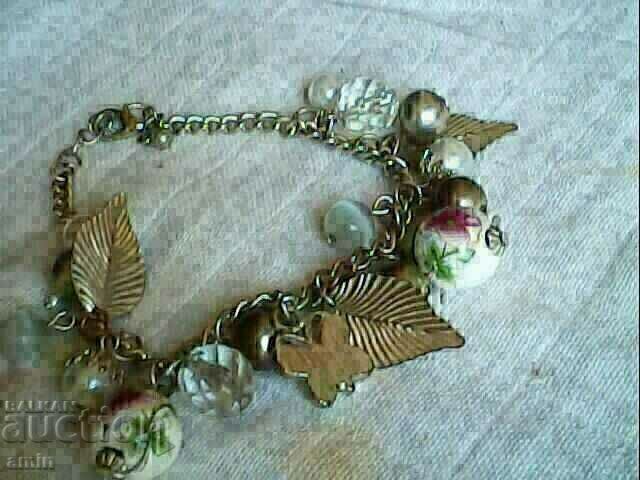 Auction lot of beautiful crystal jewelry and more Auction lot of beautiful crystal jewelry and more