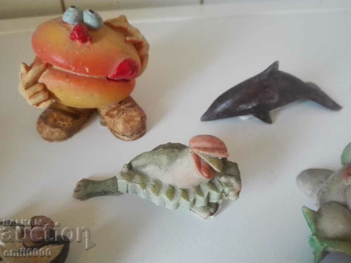 Delivery of Lot of plaster figures. Delivery of Lot of plaster figures.