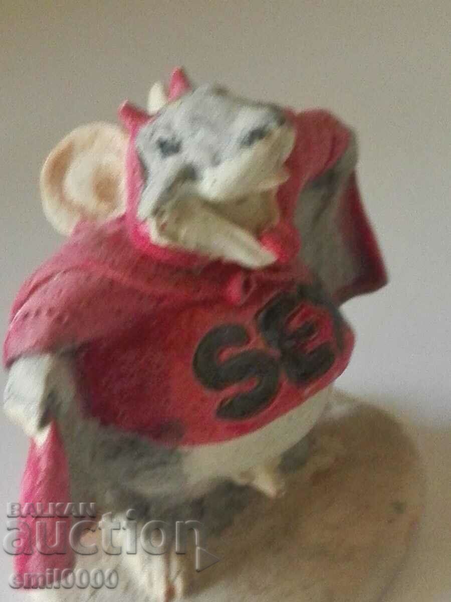 Auction Plaster figurine. Auction Plaster figurine.