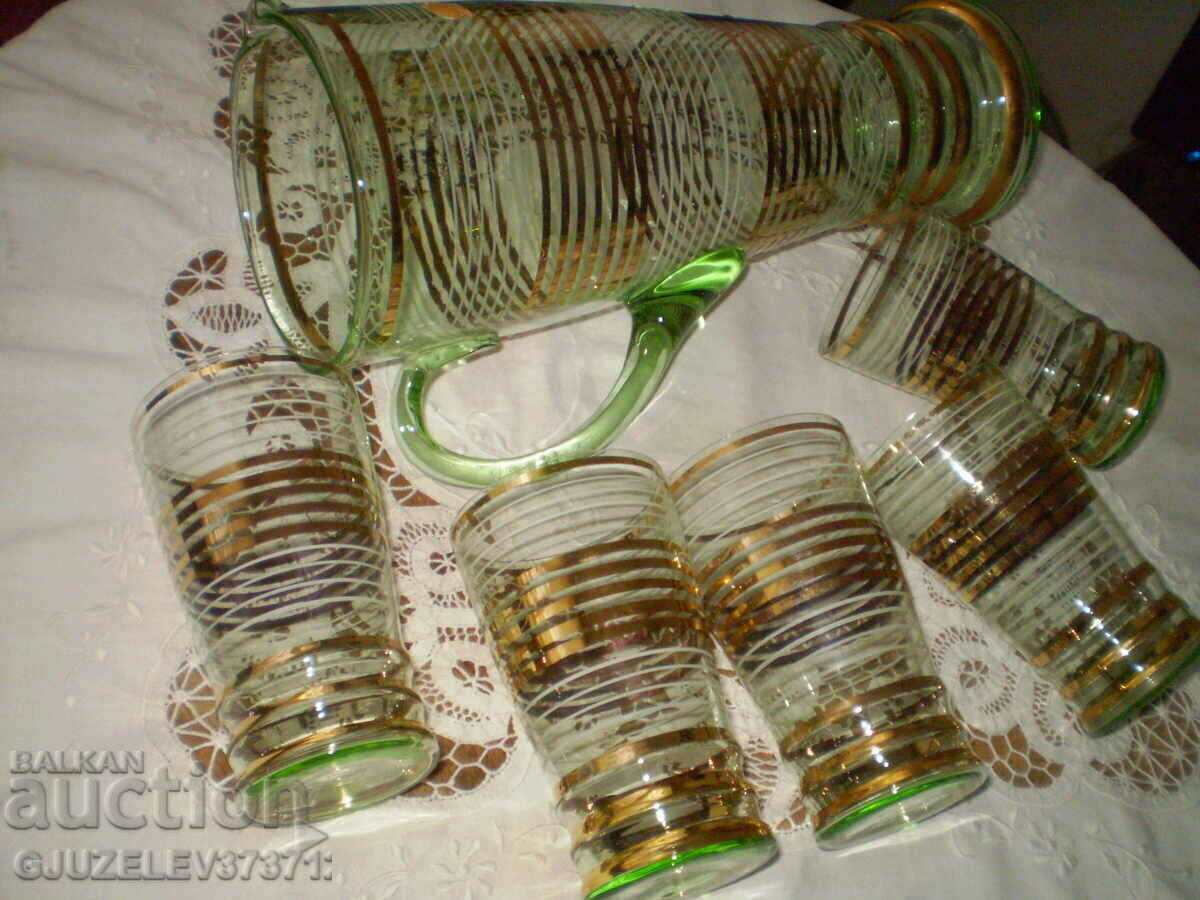 Delivery of Vintage wine service green glass gold rim Delivery of Vintage wine service green glass gold rim