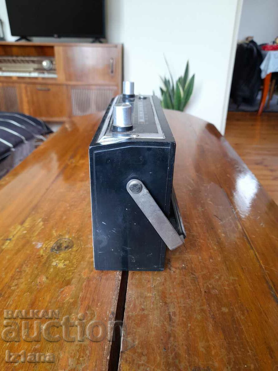 Old radio, Tonic radio with price 35.00 BGN | € 17.90 Old radio, Tonic radio with price 35.00 BGN | € 17.90