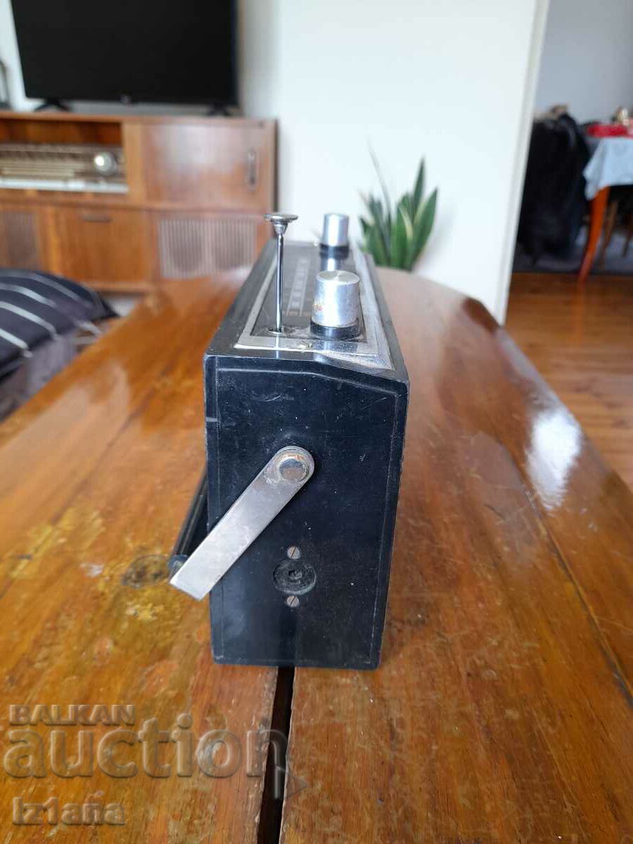 Delivery of Old radio, Tonic radio Delivery of Old radio, Tonic radio