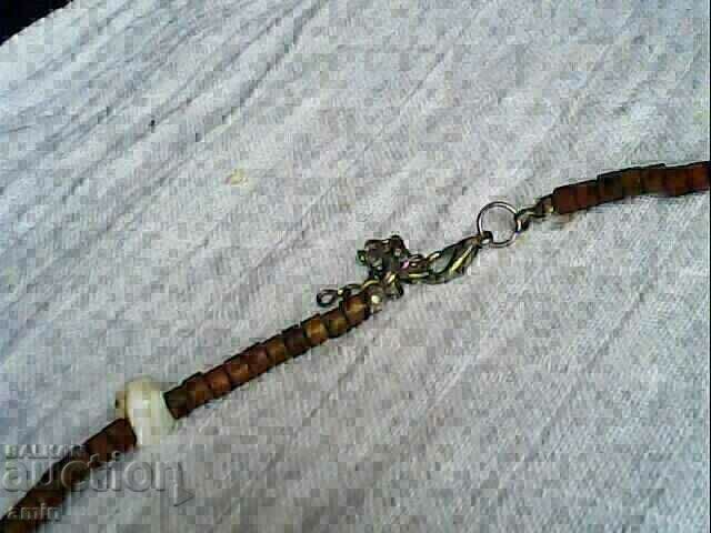 Όμορφο κολιέ 2BR με φυσικά δόντια και κέρατο με τιμή 20.00 BGN | € 10.23 Όμορφο κολιέ 2BR με φυσικά δόντια και κέρατο με τιμή 20.00 BGN | € 10.23