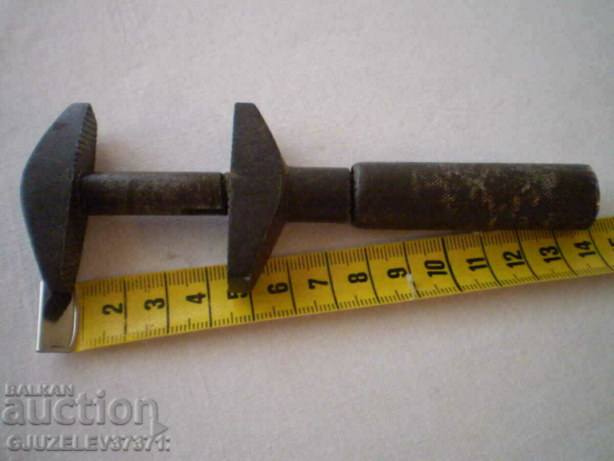 vintage adjustable wrench metal handle hand tool with price 77.00 BGN | € 39.37 vintage adjustable wrench metal handle hand tool with price 77.00 BGN | € 39.37