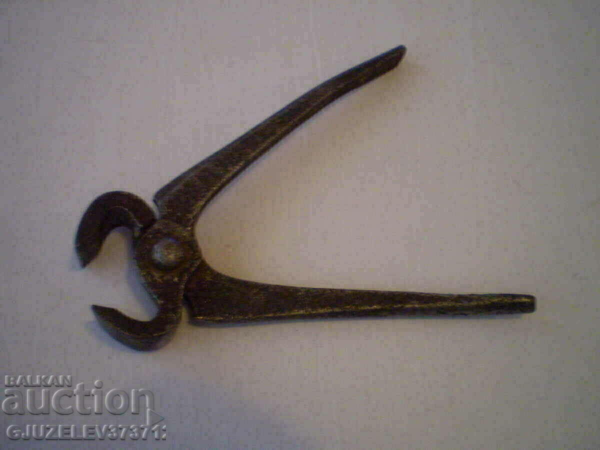 Auction Old forged tongs tile craft tool Auction Old forged tongs tile craft tool