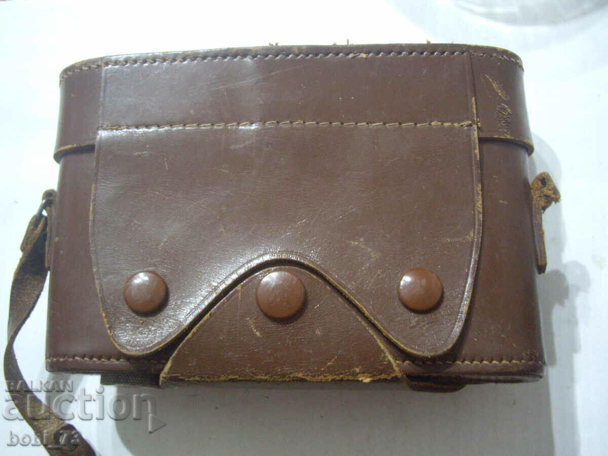 Old mechanical camera "Kodak" with price € 60.00 | 117.35 BGN Old mechanical camera "Kodak" with price € 60.00 | 117.35 BGN