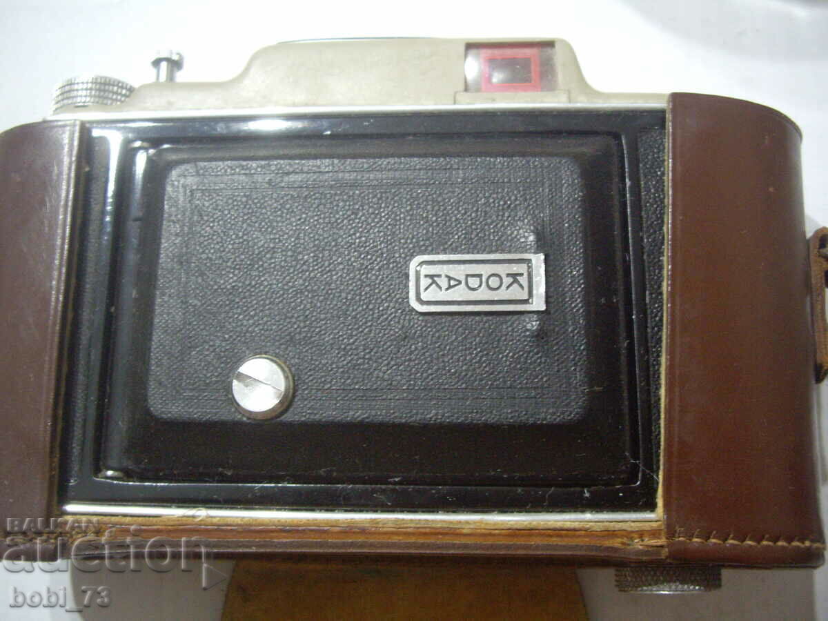 Old mechanical camera "Kodak" - 5 Old mechanical camera "Kodak" - 5