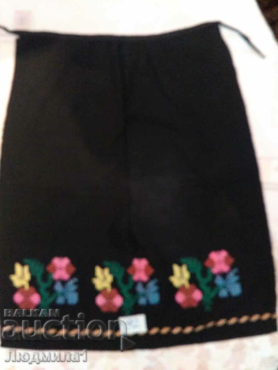 AUTHENTIC OLD APRON with price 23.00 BGN | € 11.76 AUTHENTIC OLD APRON with price 23.00 BGN | € 11.76