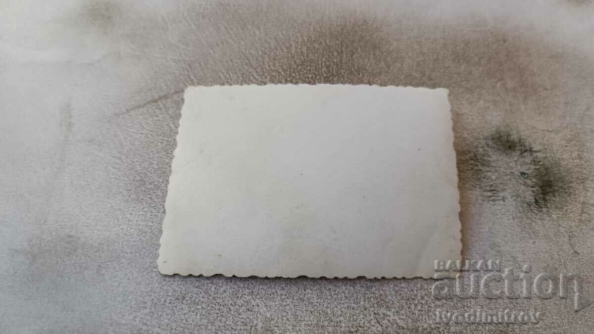 Снимка Момче на брега на морето с цена 1.85 лв. | € 0.95 Снимка Момче на брега на морето с цена 1.85 лв. | € 0.95