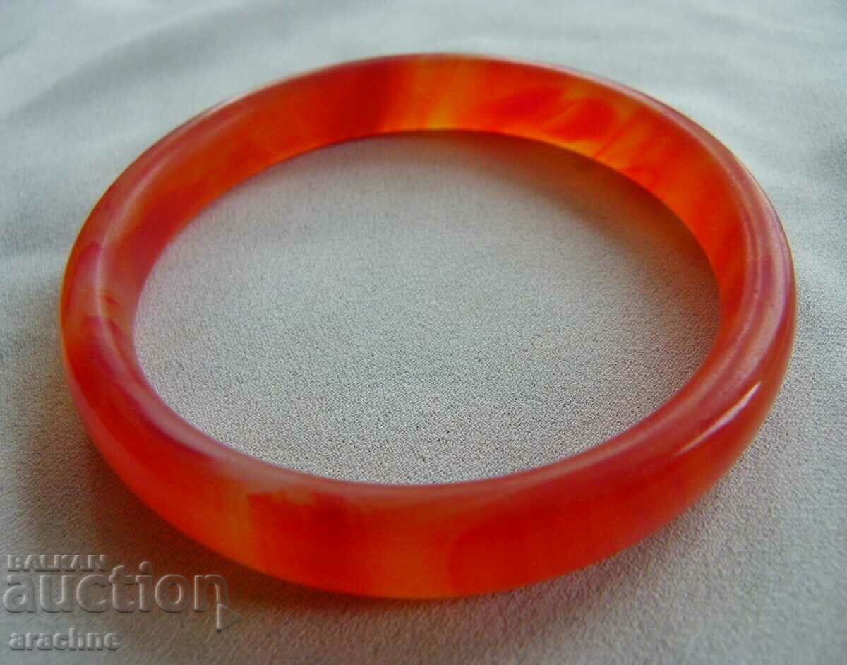 Licitație Bratara solida din carnelian