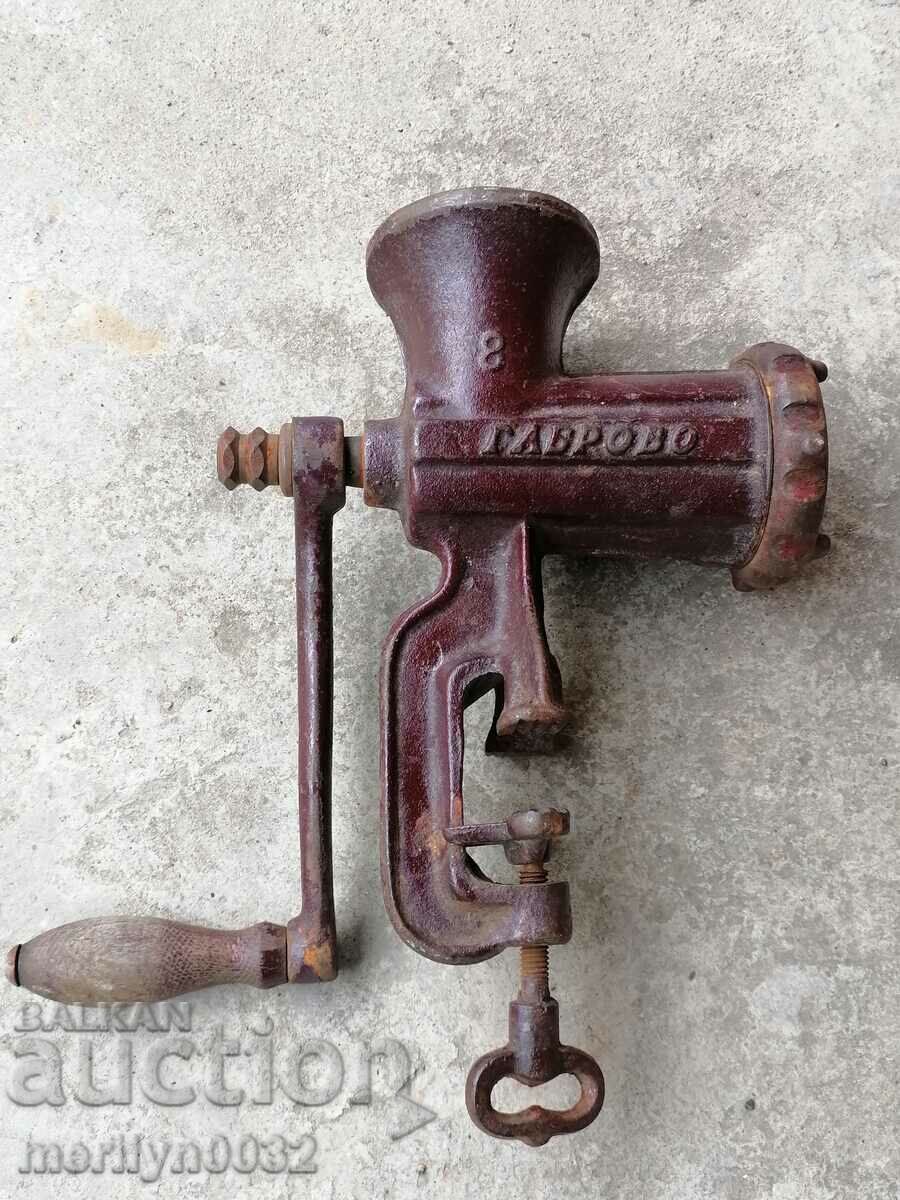 An old meat grinder, a milling machine with price 59.00 BGN | € 30.17 An old meat grinder, a milling machine with price 59.00 BGN | € 30.17