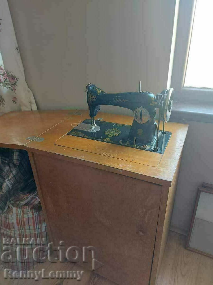 Russian foot sewing machine Union, Union