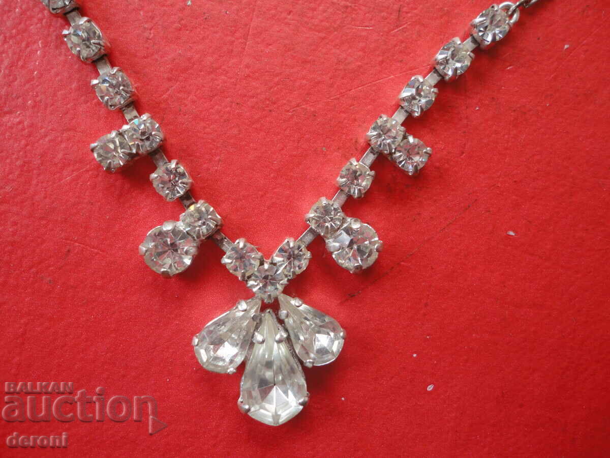 Delivery of Great necklace with 6 stones Delivery of Great necklace with 6 stones