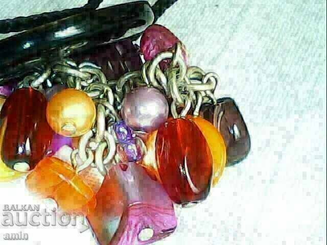 Delivery of beautiful necklace and bracelet Delivery of beautiful necklace and bracelet