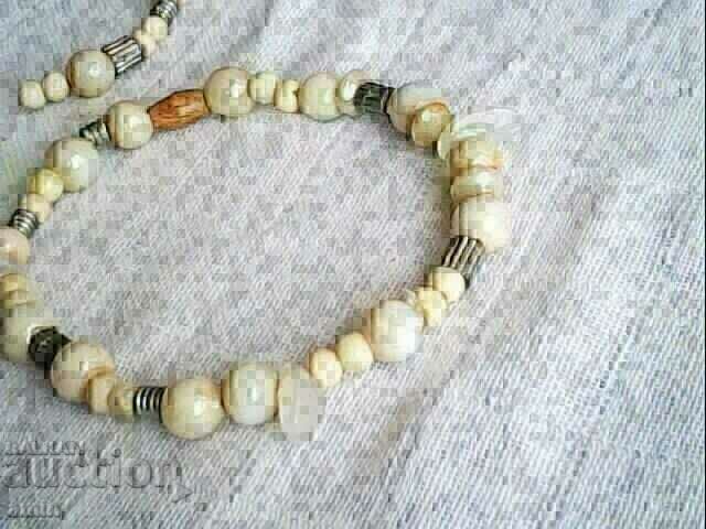 Auction 3 beautiful bracelets made of natural stones Auction 3 beautiful bracelets made of natural stones