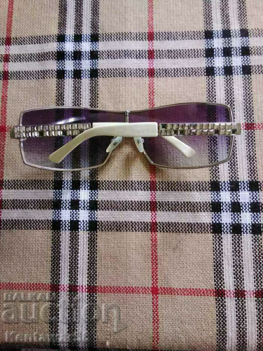 Max Mara sunglasses. with price 10.00 BGN | € 5.11 Max Mara sunglasses. with price 10.00 BGN | € 5.11