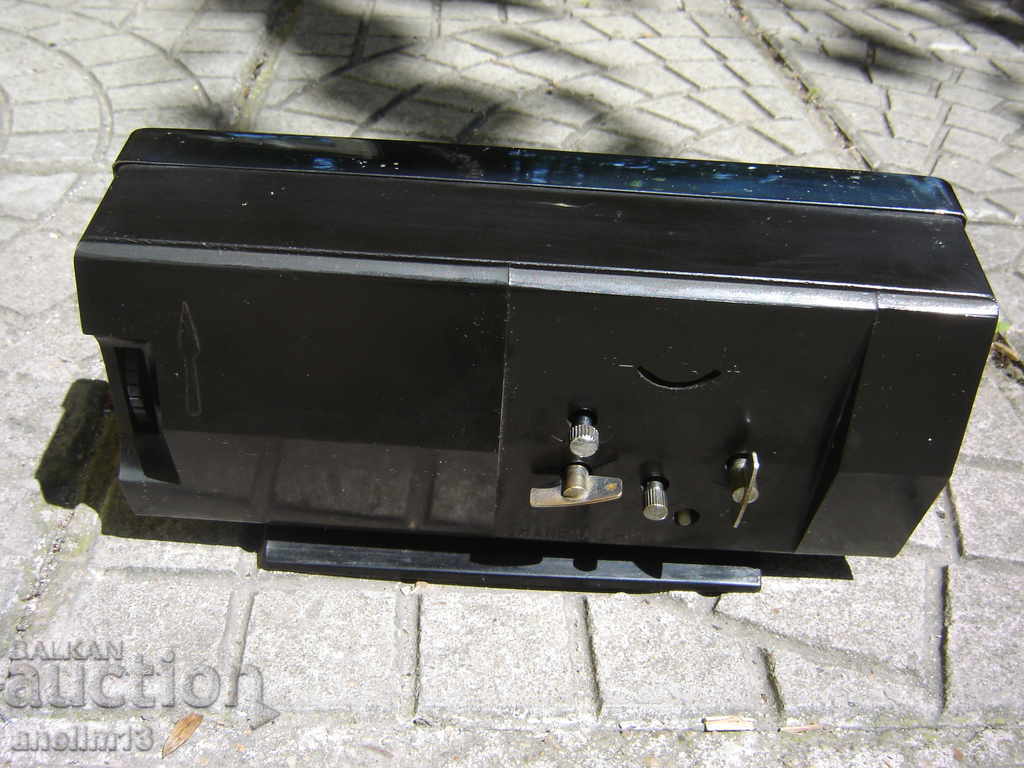 OLD COLLECTIBLE CHINESE ALARM CLOCK WITH DATE - 6 OLD COLLECTIBLE CHINESE ALARM CLOCK WITH DATE - 6