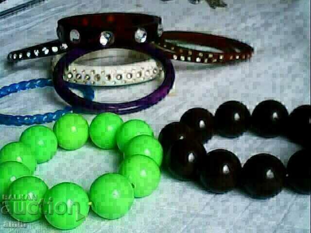 πολλά όμορφα βραχιόλια με κρύσταλλα και συμπαγείς μπάλες 15 mm πολλά όμορφα βραχιόλια με κρύσταλλα και συμπαγείς μπάλες 15 mm