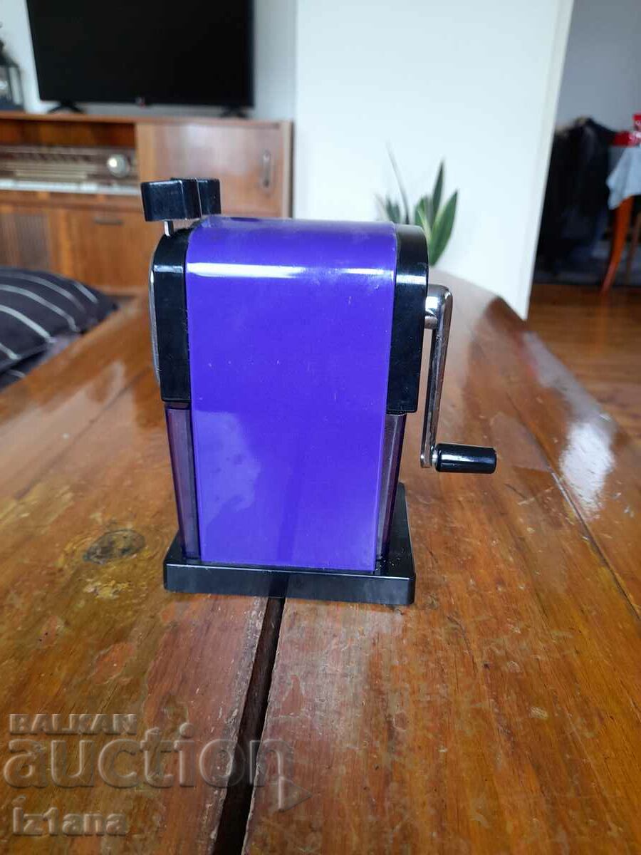 Old sharpener Star with price 40.00 BGN | € 20.45 Old sharpener Star with price 40.00 BGN | € 20.45