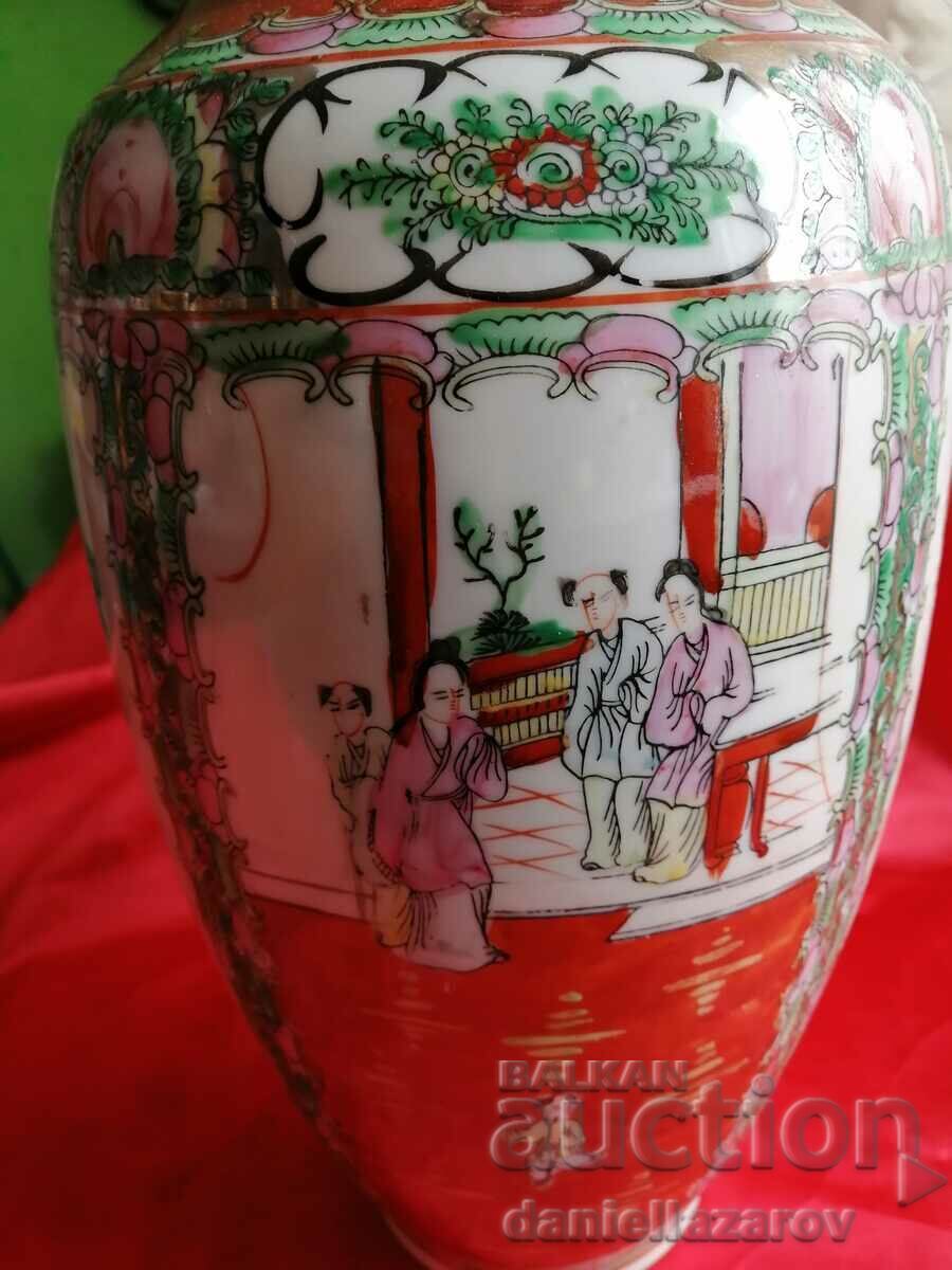 Vasă mare de trandafiri de familie veche chinezească, marcată cu preț € 165.00 | 322.71 BGN