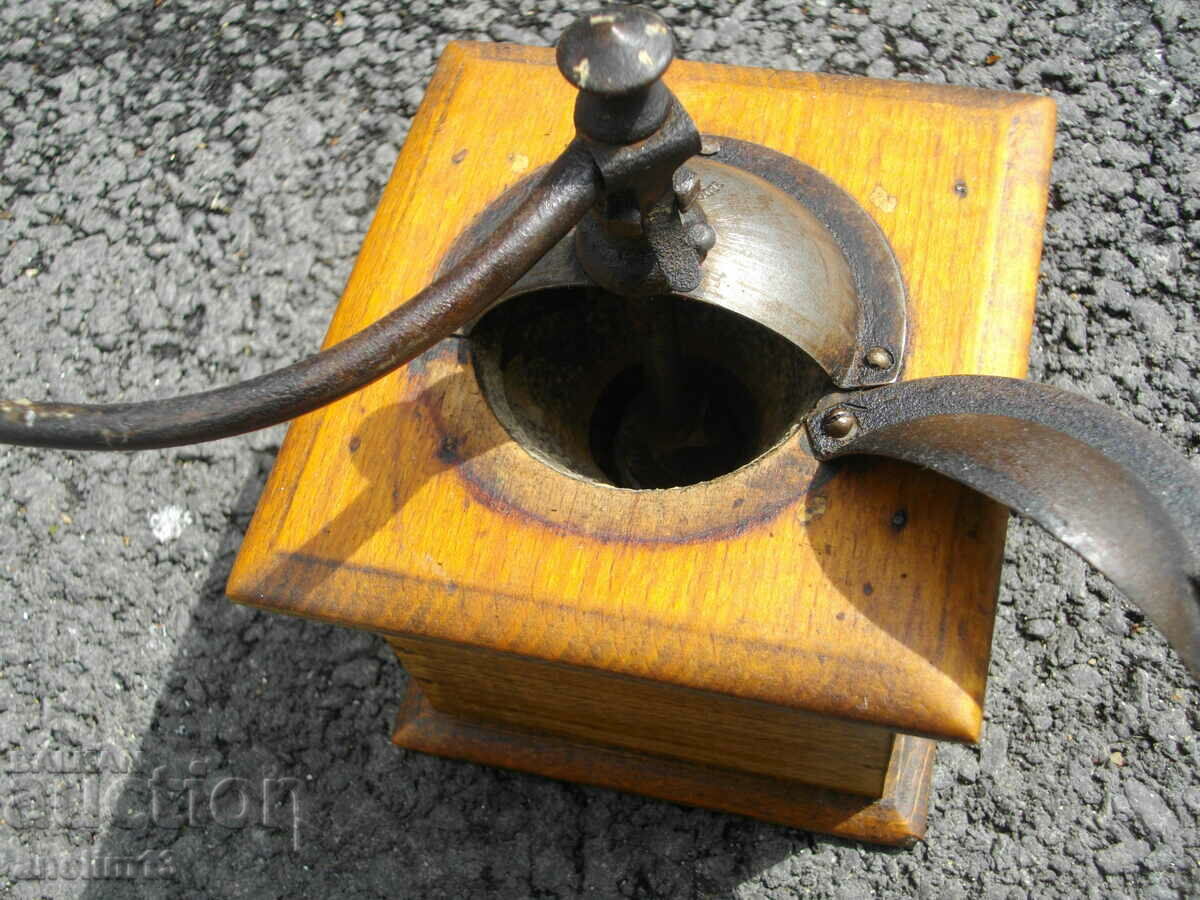 Auction OLD MILL PEUGEOT FRERES S.G.D.G. BREVETE DEPOSIT Auction OLD MILL PEUGEOT FRERES S.G.D.G. BREVETE DEPOSIT