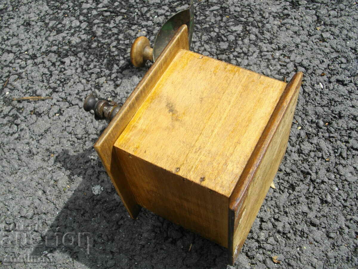 Delivery of OLD MILL PEUGEOT FRERES S.G.D.G. BREVETE DEPOSIT