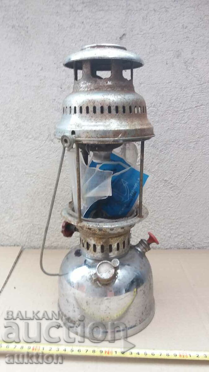 Auction OLD WORKING PETROMAX WITH MARLEY Auction OLD WORKING PETROMAX WITH MARLEY