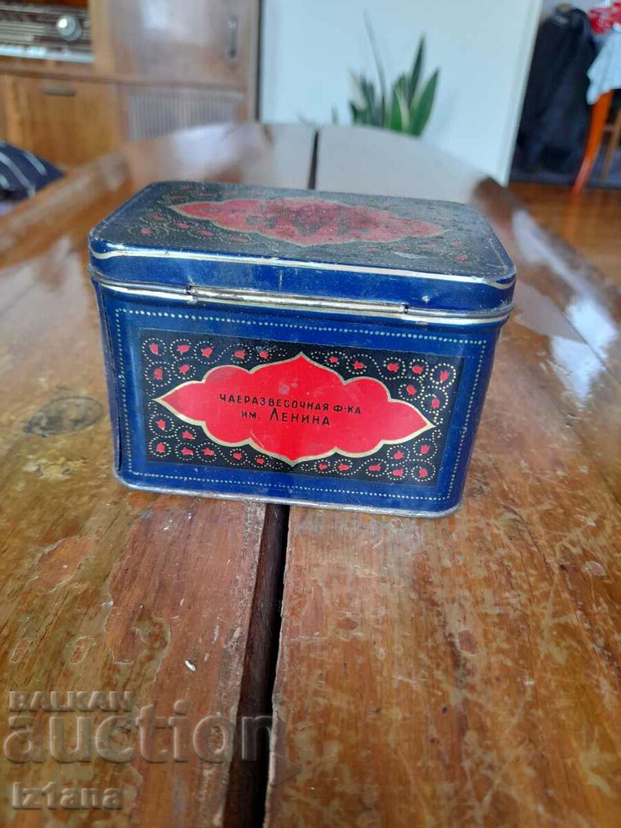 Δημοπρασία Ένα παλιό κουτί γεωργιανού τσαγιού