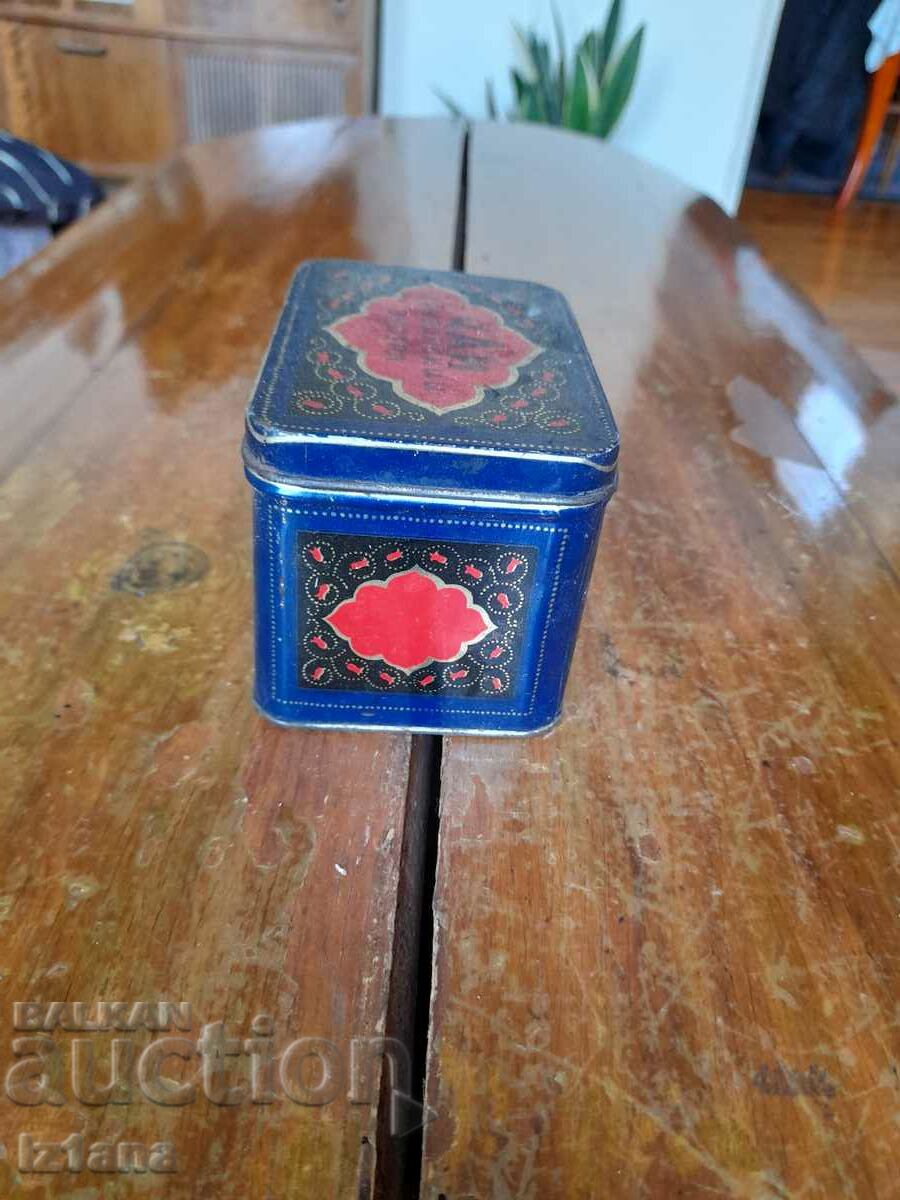 Παράδοση Ένα παλιό κουτί γεωργιανού τσαγιού