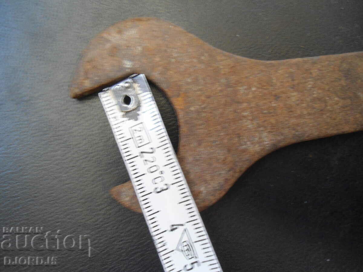 Old key with price 2.00 BGN | € 1.02 Old key with price 2.00 BGN | € 1.02